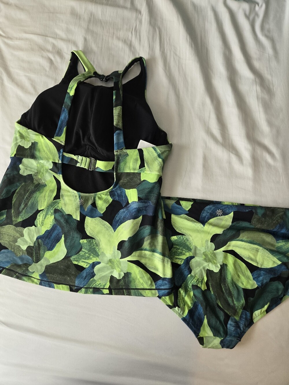 NWOT Tankini Athleta Built In Bra Tropical Green Size XL - Picture 3 of 4